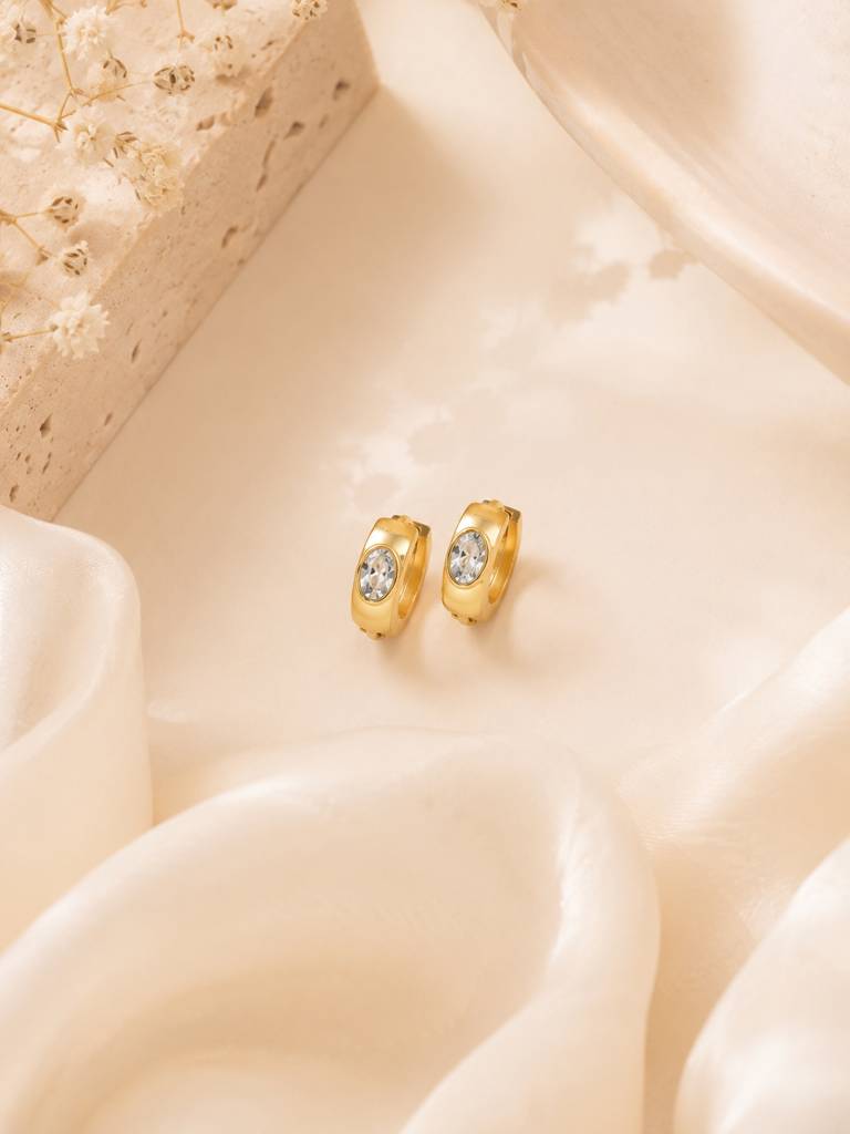 Oval Crystal Hoop Earrings In 18K Gold Plating : AN-VM-GO-0152-DE