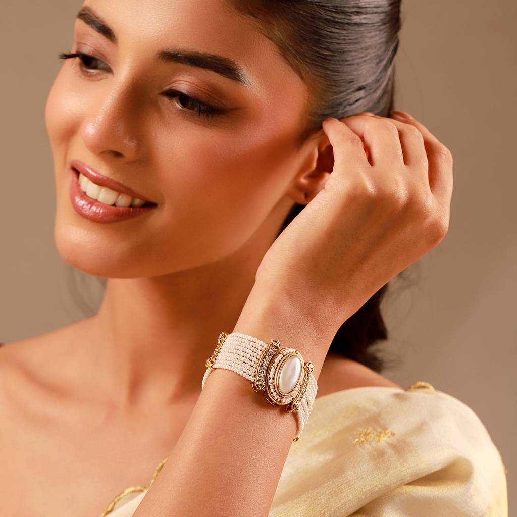 Kundan Opulance Whitesmoke Oval Cz-Pearl Beaded Yellow Gold-Plated Bracelet : 8905124585452
