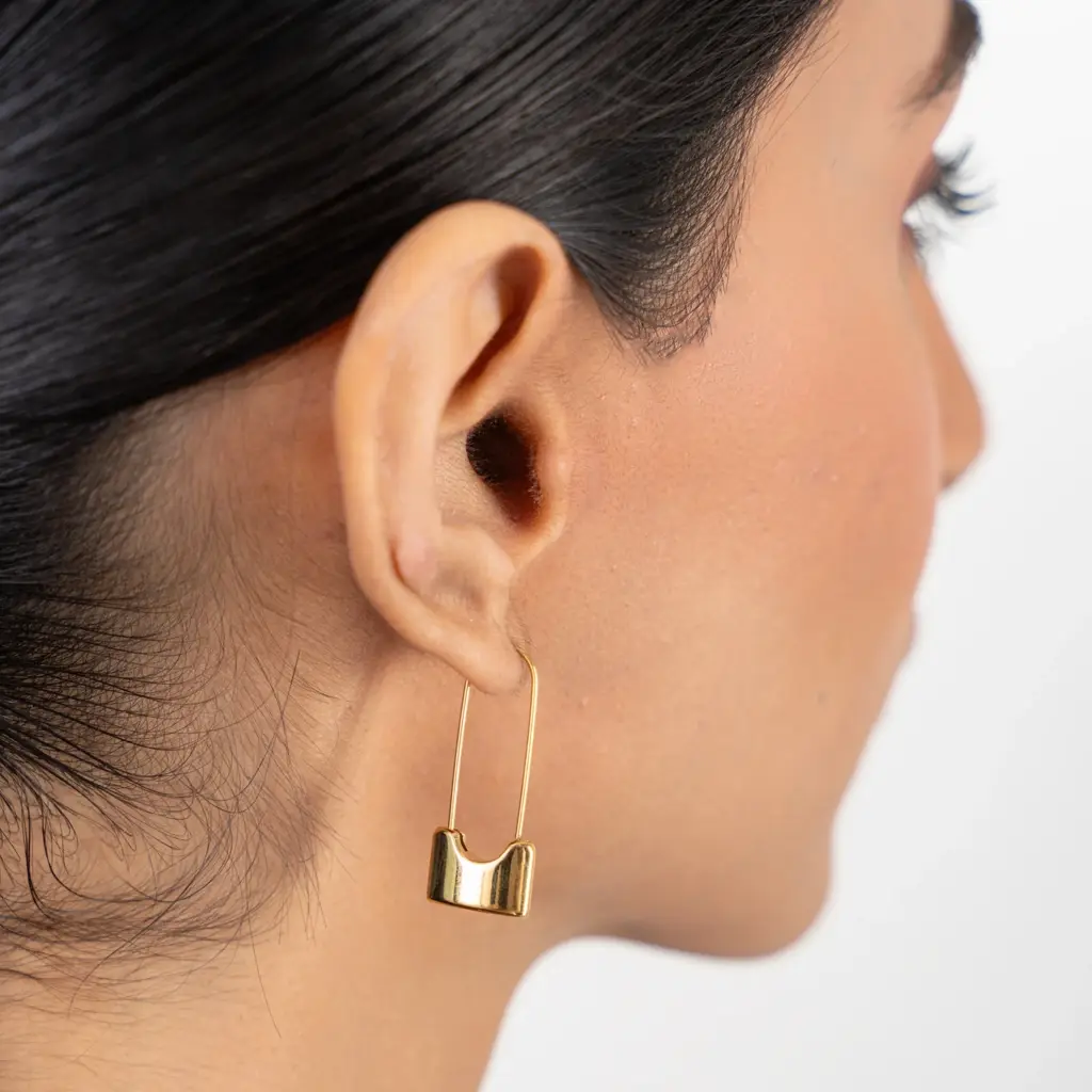 Safety Pin Earrings - 18K Gold Plated : ERTTT047