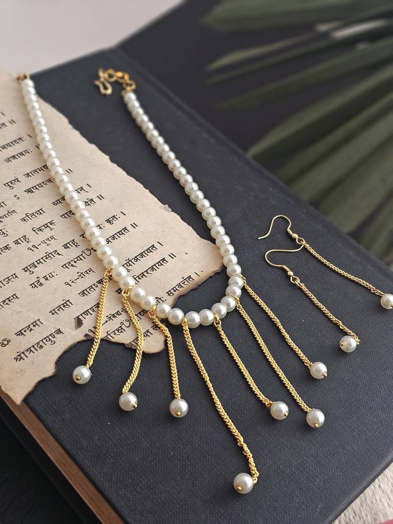 Elora Semi-Precious Pearl Necklace Set : 1025NKS25DR