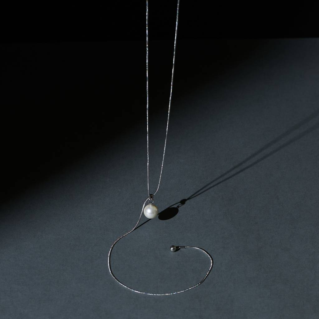 Elegant Silver Swirl Tassel Chain : NS12476