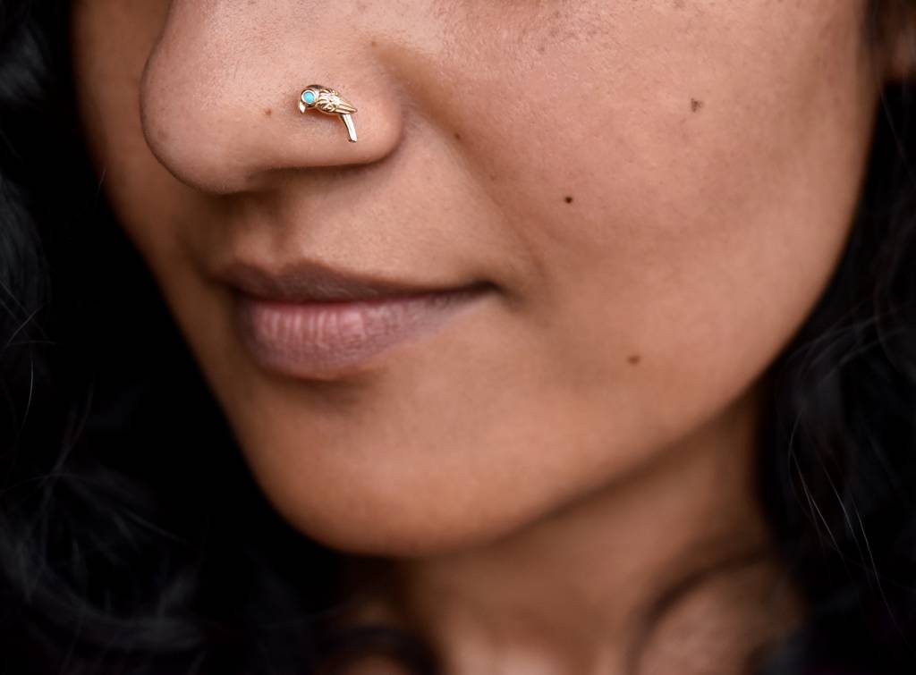 Parrot Nose Stud With Turquoise In 14K Yellow Gold : NP577-14Y-E