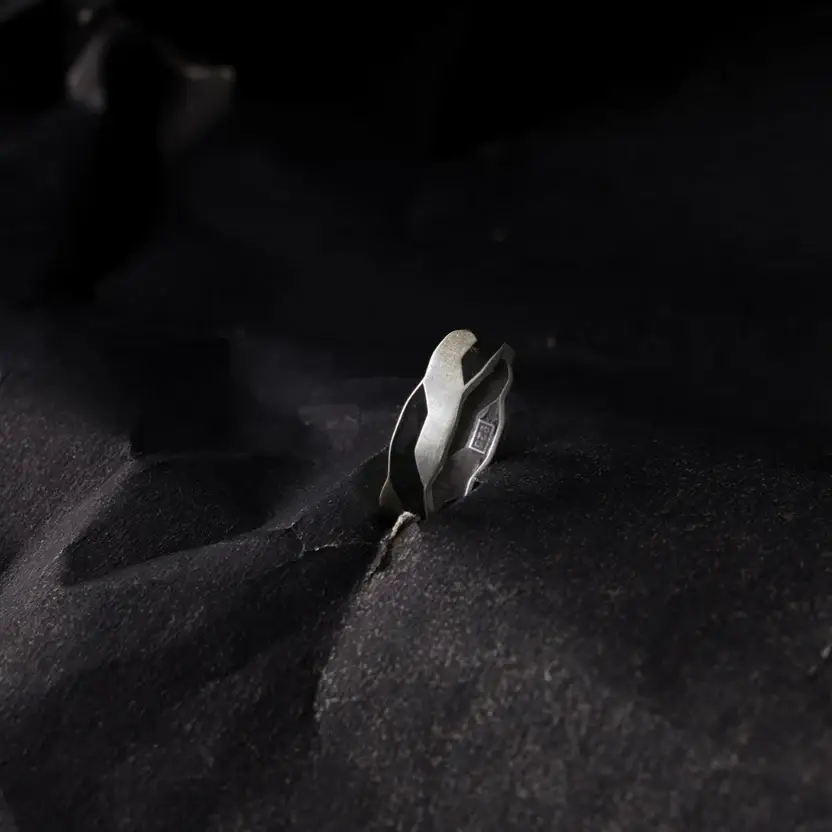 Midnigh Wave Ring : ZV-RNG-MIDN-009-B
