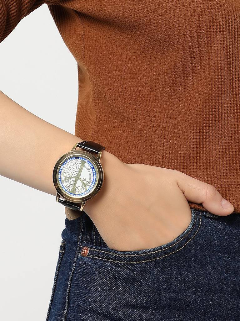 Black Analogue Watch : HSWC1054