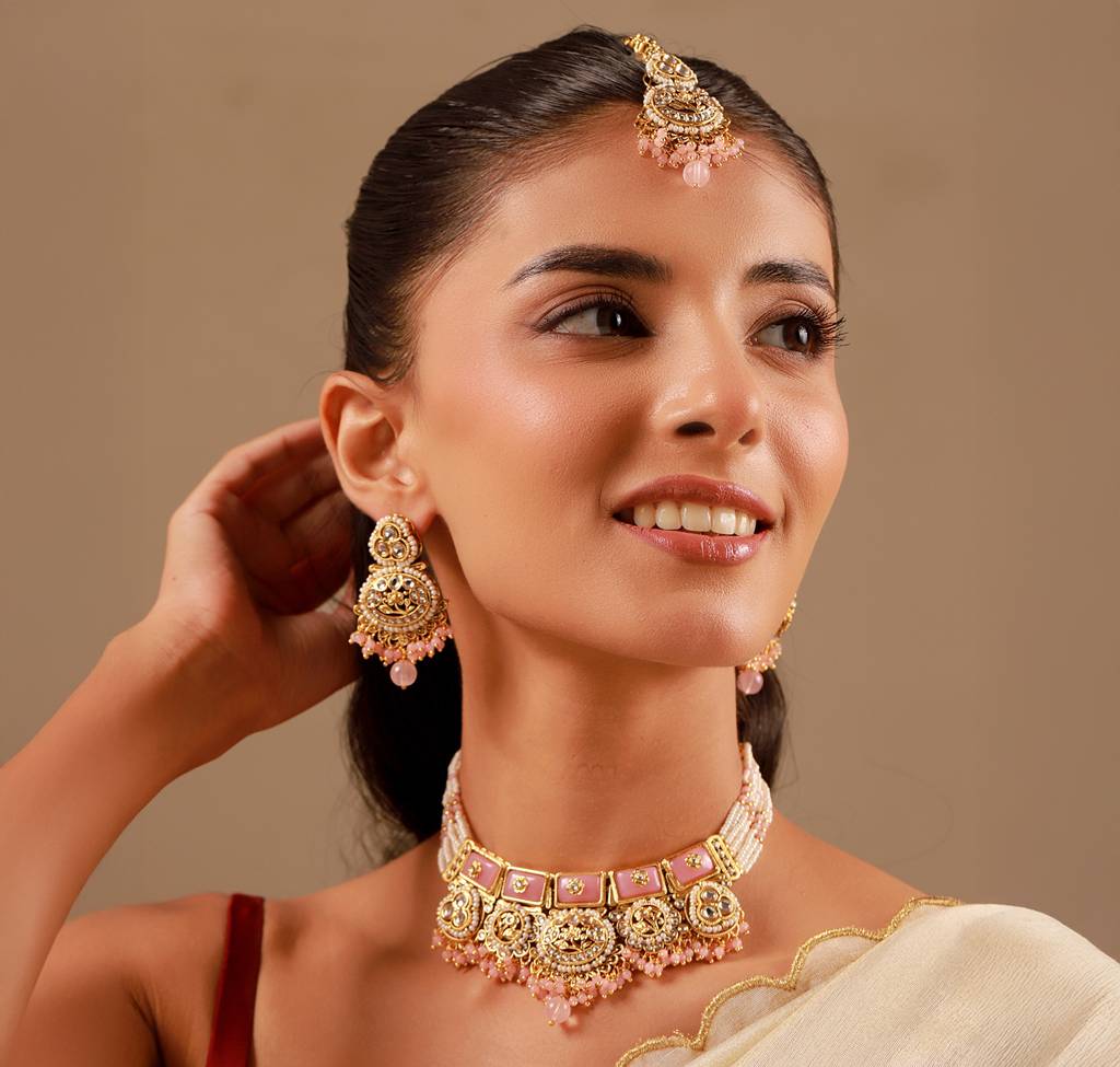 Kundan Opulance Light Pink Cz-Pearl Medallion Yellow Gold-Plated Short Necklace Set : 8905124585391
