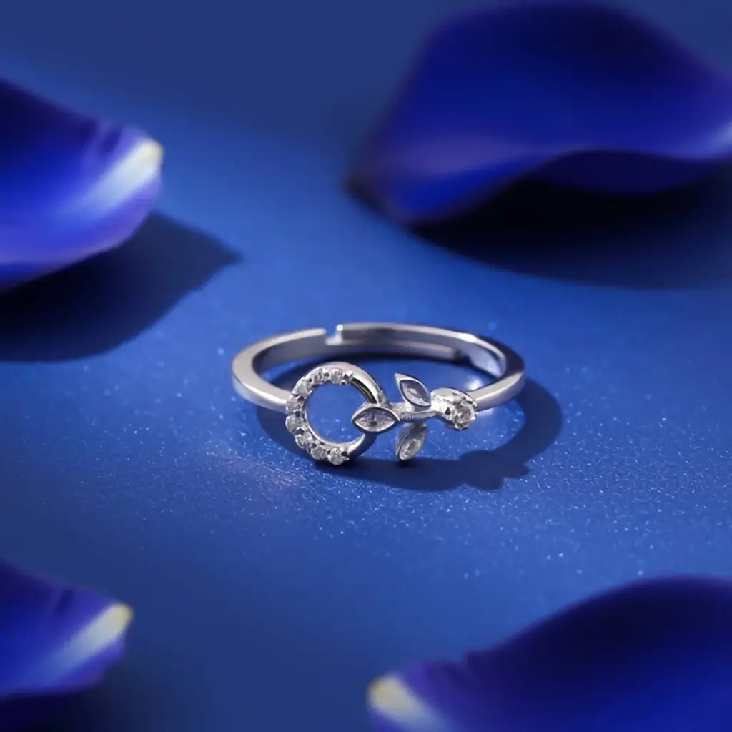 ZALKARI Silver Leaf Open Circle Ring · Eternz