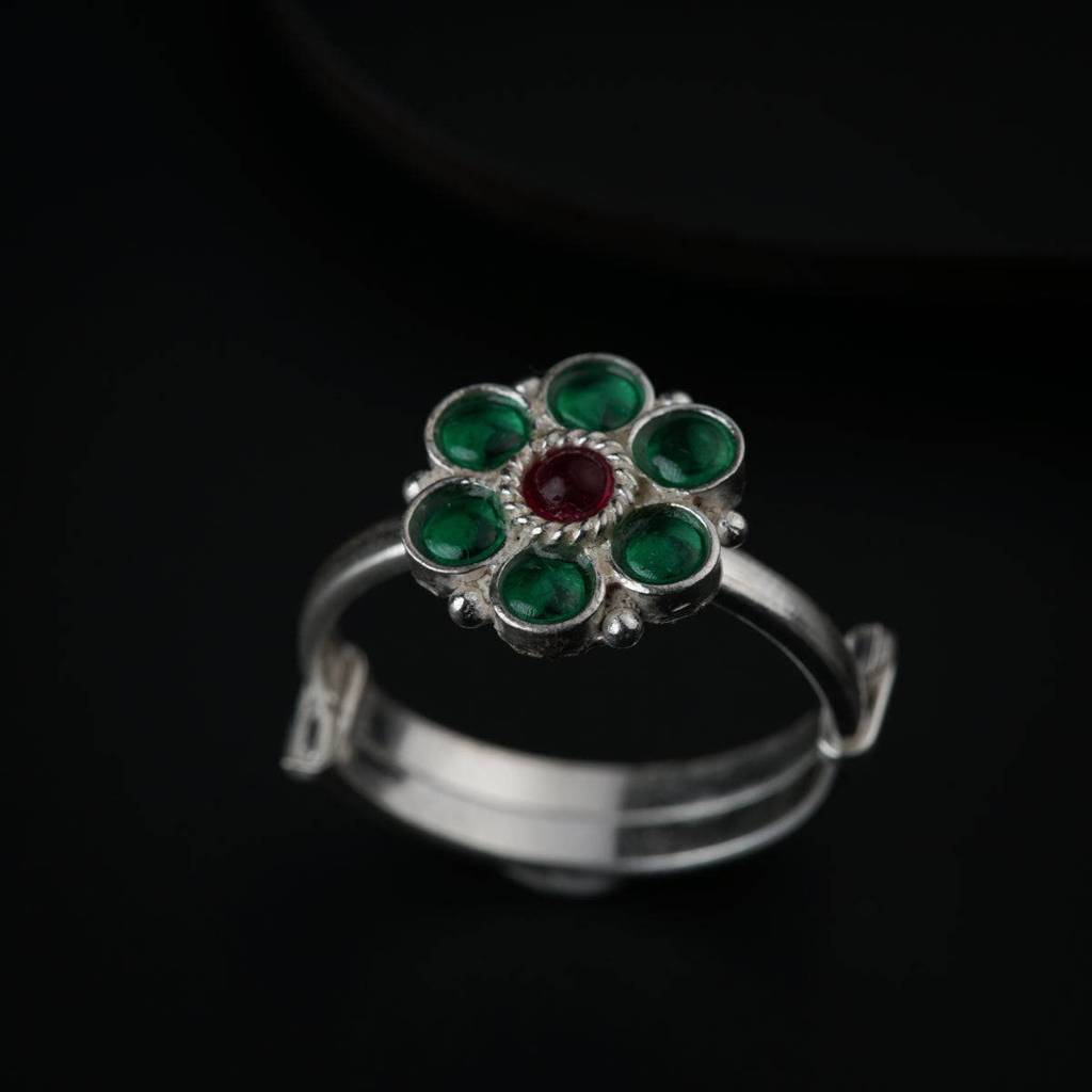Bageecha Green Flower Ring | 92.5 Silver | Kempu Stones : silve_green_flower_ring_sep24