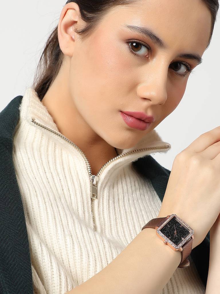 Brown Analogue Watch. : HSWC1050