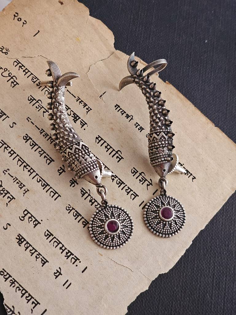 Inverted Fish Earcuff : EAR50-Silver-Onesize