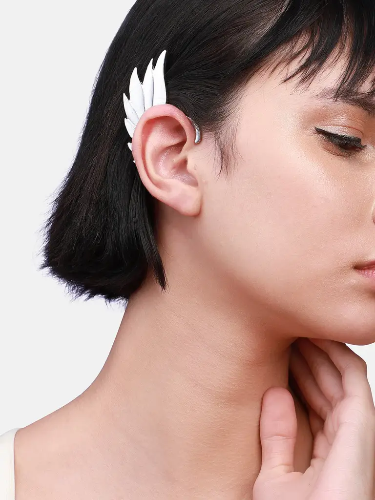 Aaradhya-Radiant Wraps: Sohi'S Luxurious Earcuffs : SOHIER9605