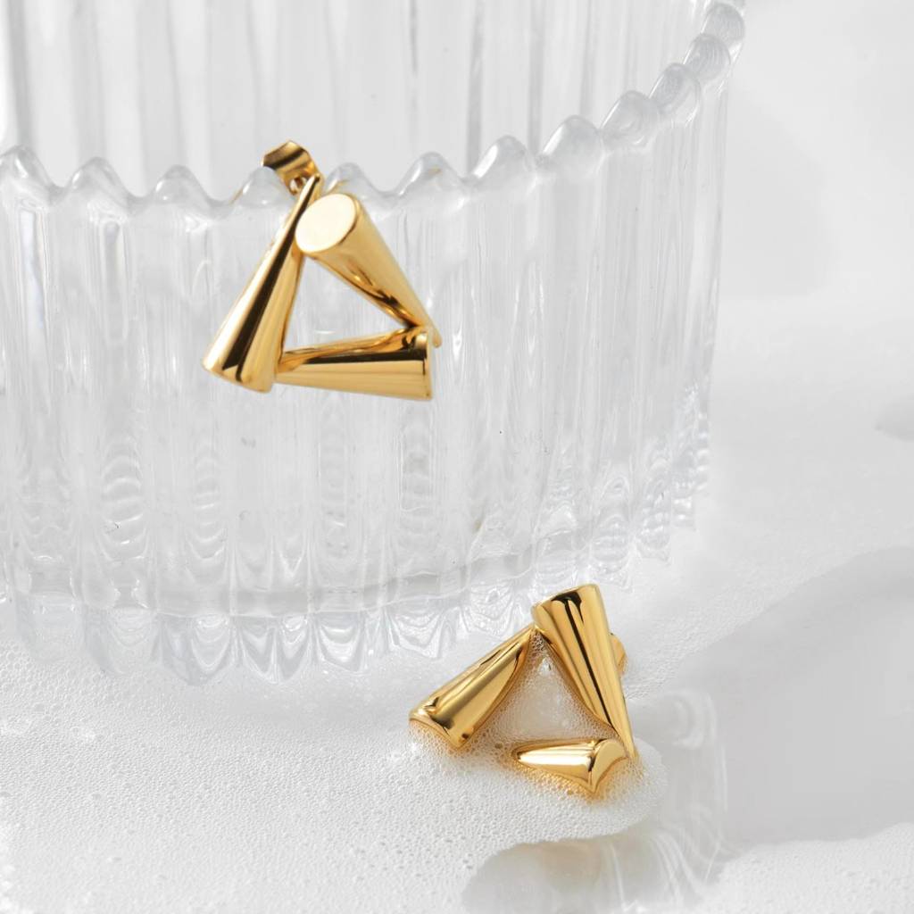 Kari Toggle Charm Hoops | Trendy Fashion Jewelry For Parties Jewelry For Everyday Wear, Office, Party, Annive : DSVDYJ05250174