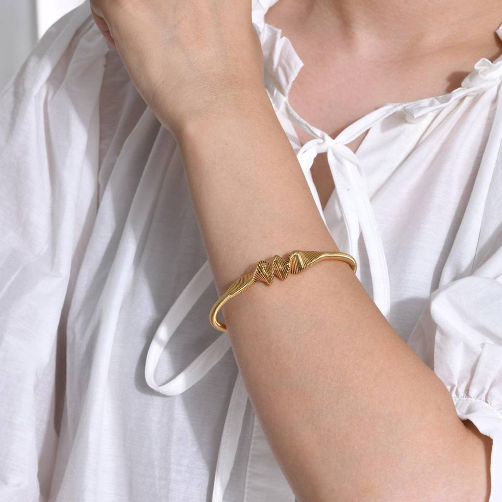 Ripple Wire Cuff - Gold | 18K Gold Plated | Waterproof, Hypoallergenic & Anti-Tarnish : DSVDYJ05250035
