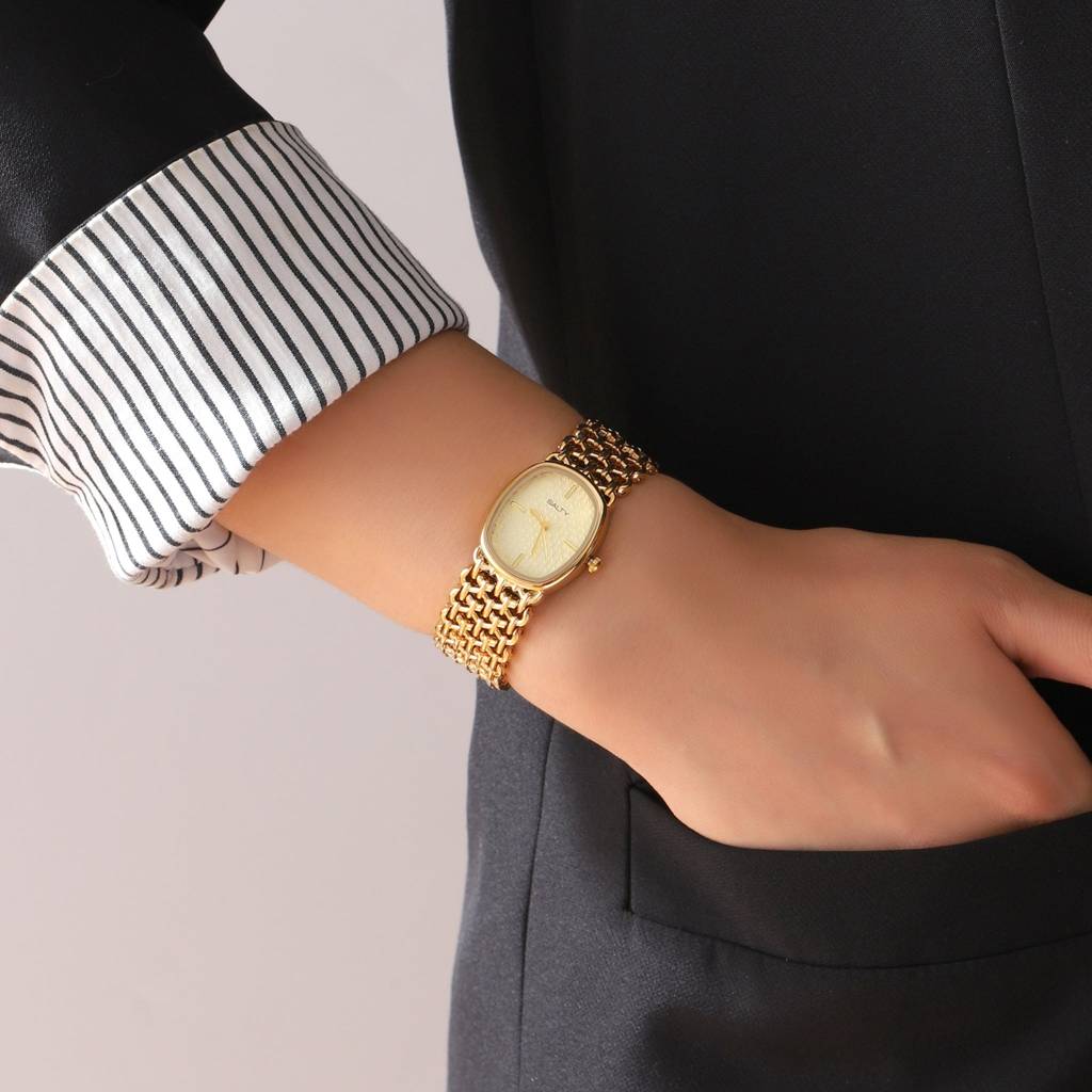 Oval Textured Dial Mesh Bracelet Watch For Women : WT-S-0031-G-G