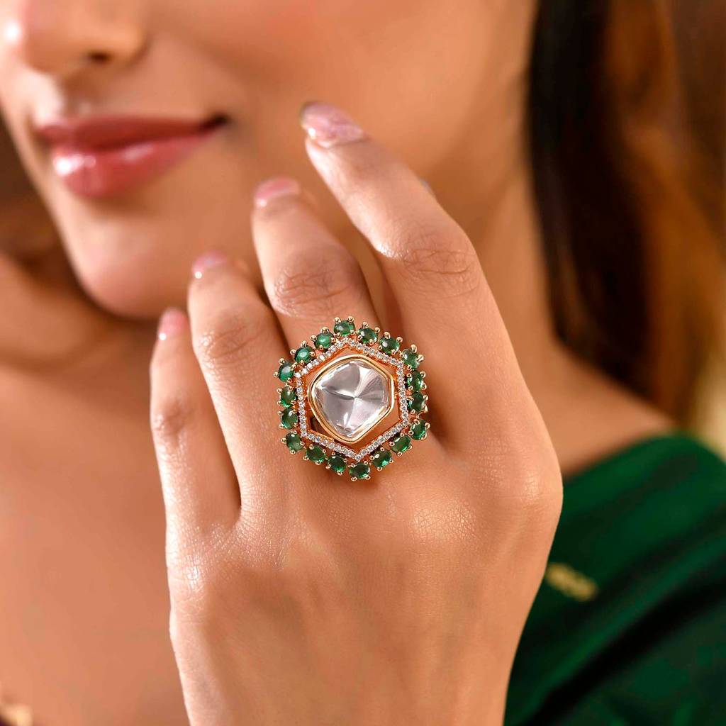 Kundan Opulance Riyasat Emerald Ring : 8905124540024