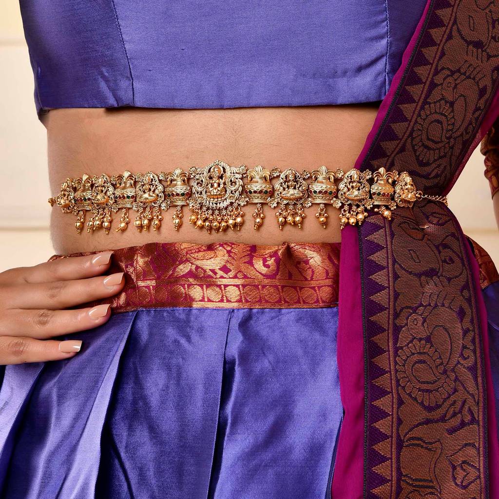 Gold Opulence Lakshmi Kalasha Temple Kamarbandh : 8905124542899