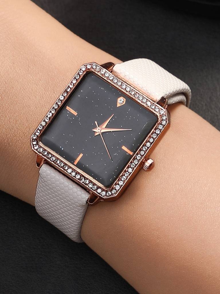White Analogue Watch : HSWC1057