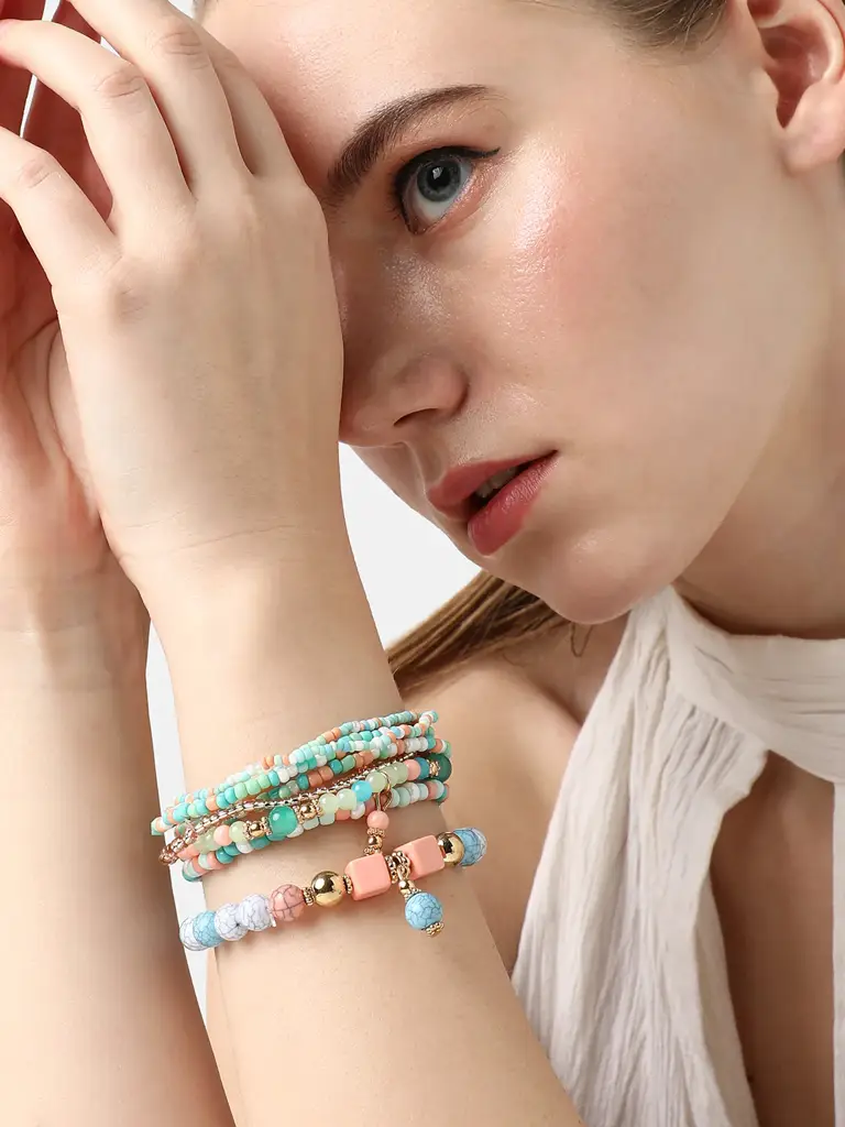 Set Of 8 Beaded Wraparound Bracelets : SOHBRC9945