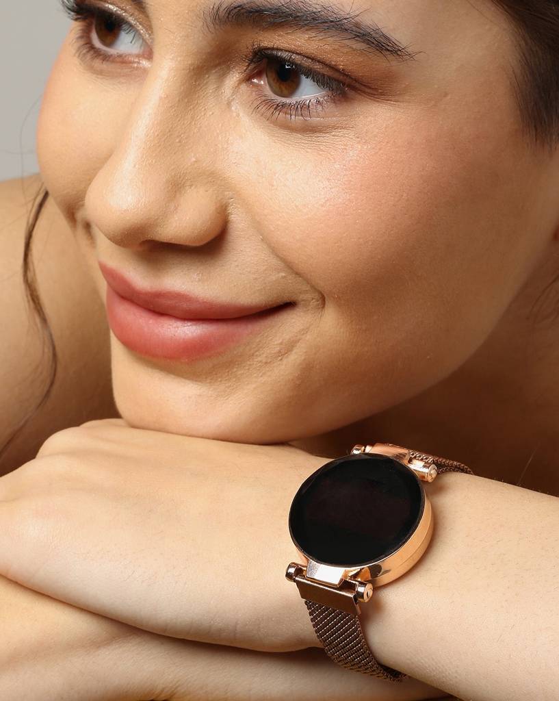 Black Digital Diamond Cut Round Dial & Gold Mesh Metal Strap : HSWC1008