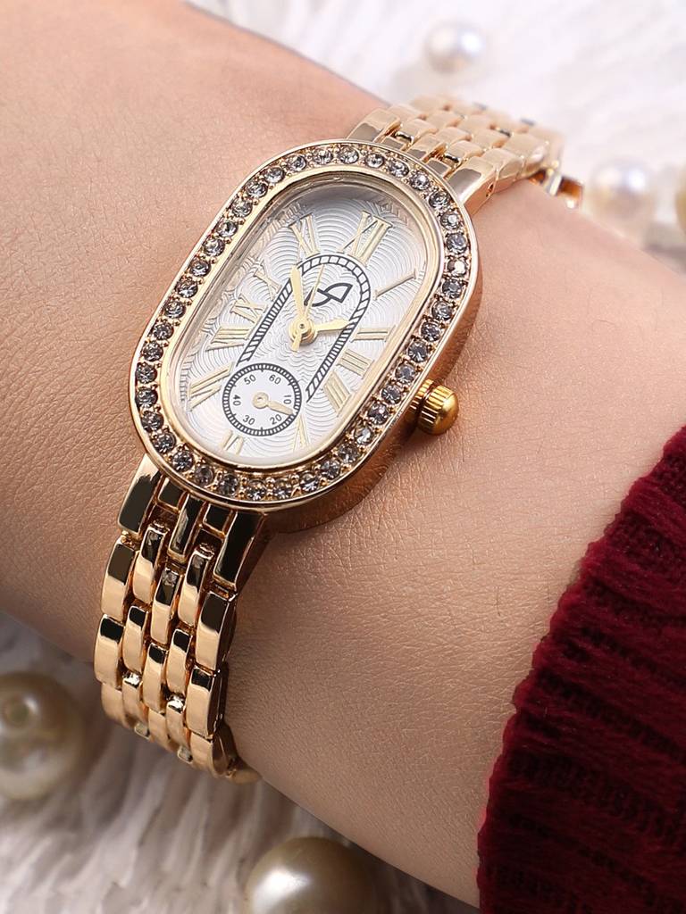 The Embellished Roman Oval Watch : HSWC1181