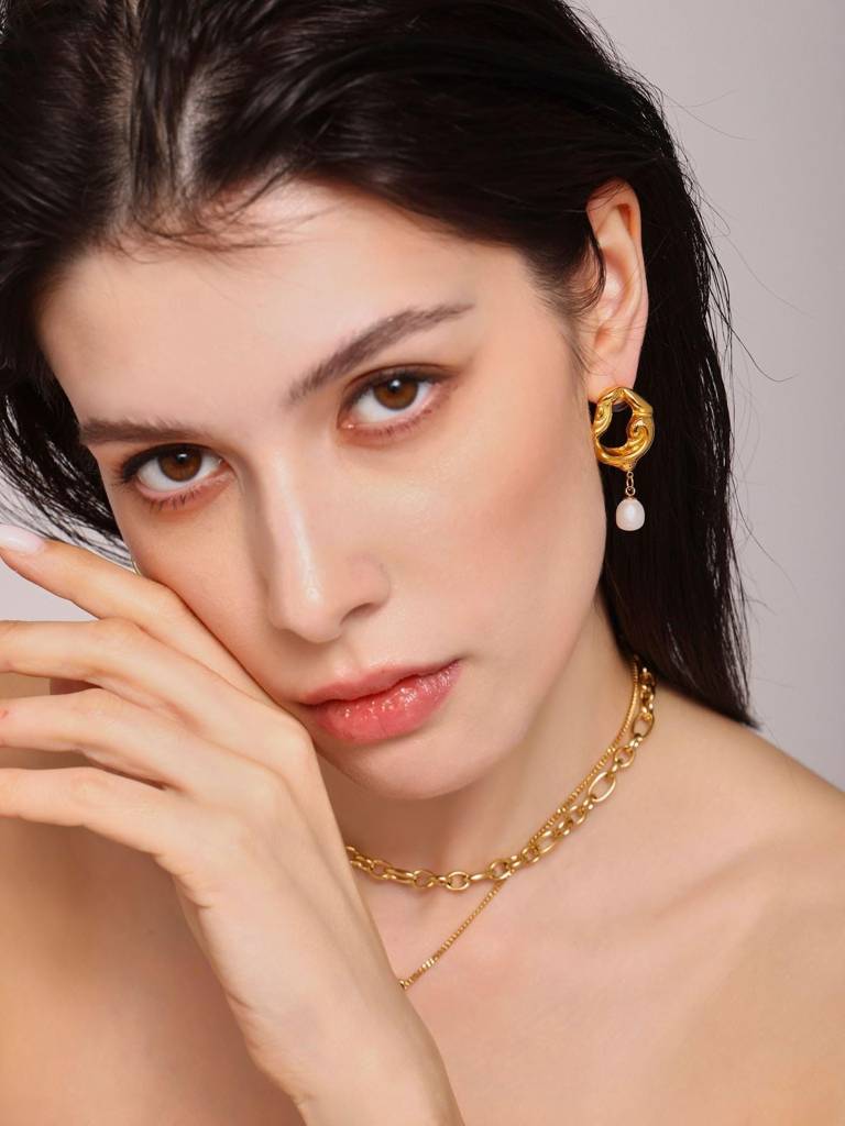 Elara Pearl Sculpt Hoops - Gold | 18K Gold Plated | Waterproof, Hypoallergenic & Anti-Tarnish : DSVDYJ05250128