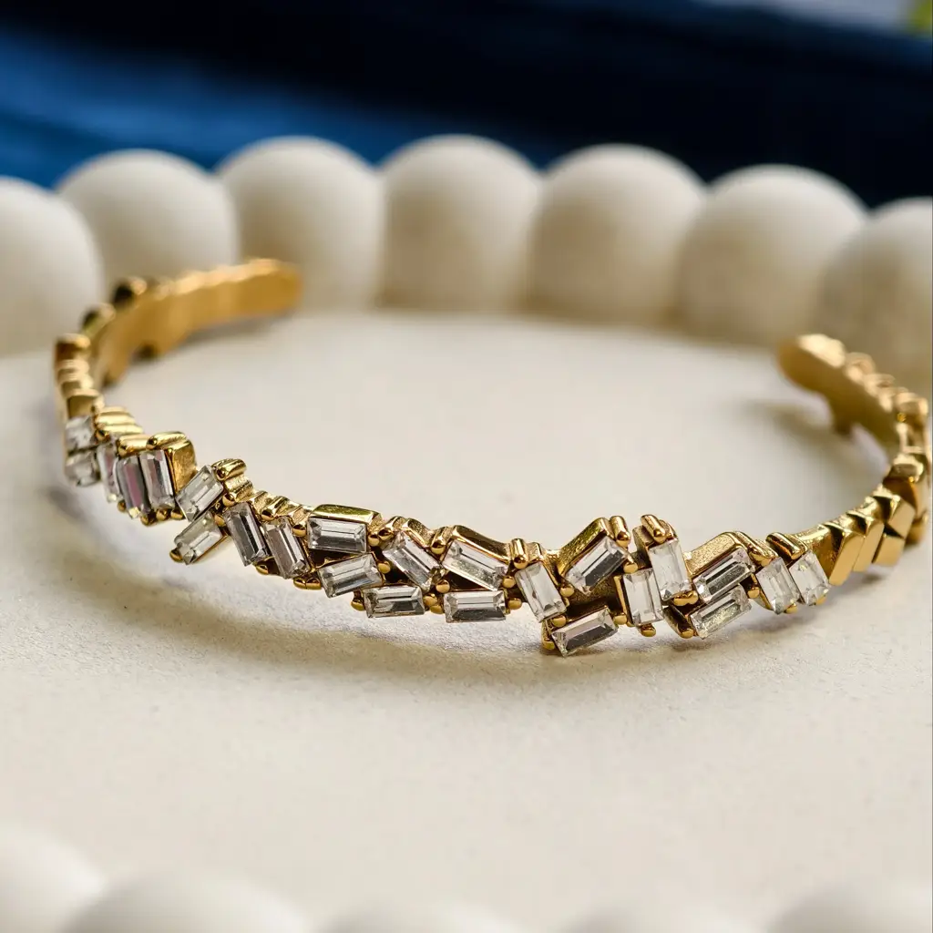 Nova Baguette Cluster Cuff : PST105