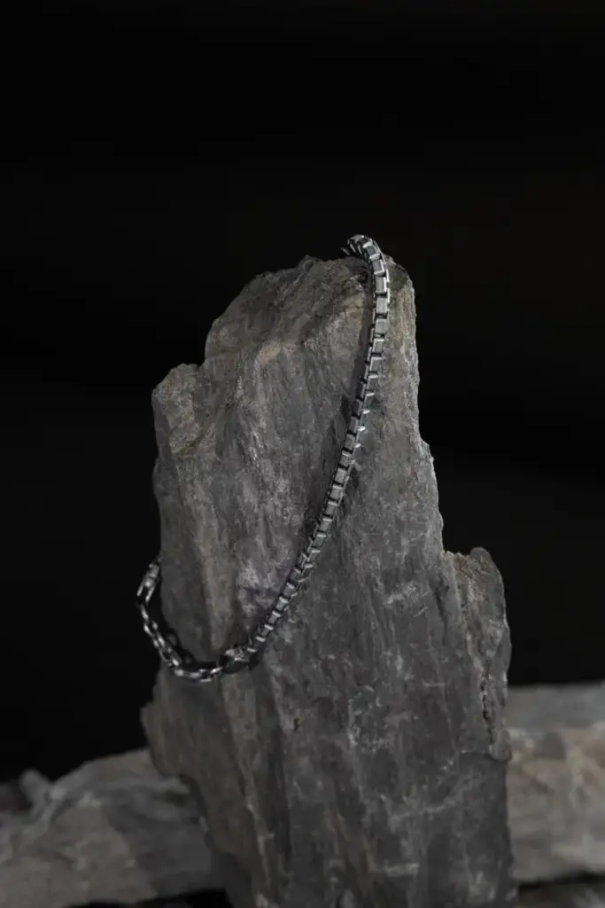 Black Sleek Cubic Bracelet : ZV-BRC-BSC-012