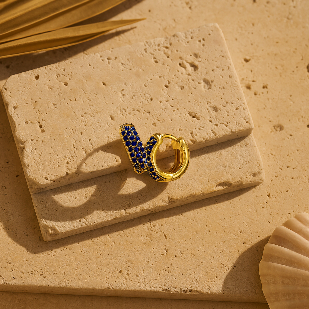 Sapphire Bold Huggies : HUG_SAPPHBO_GV_2994