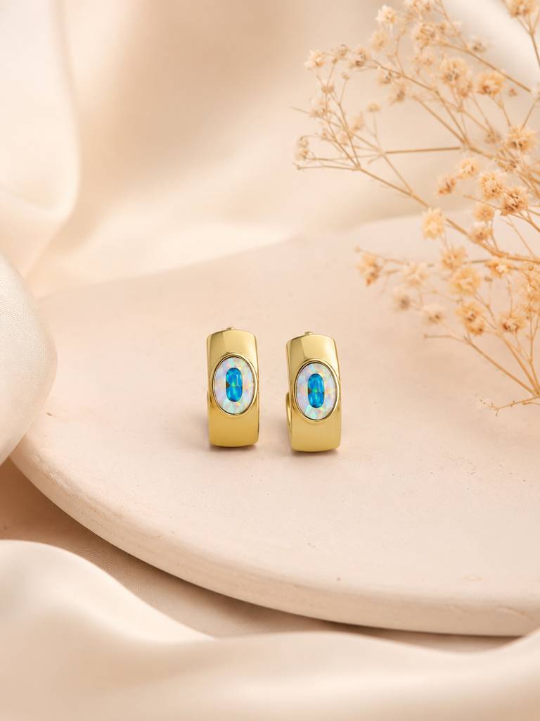 Oval Crystal Hoop Earrings In 18K Gold Plating : AN-VM-MU-0152-DE