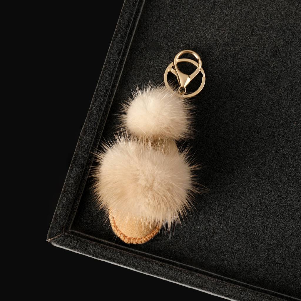 Winter Glove Pom Bag Charm : C-BG-0079-BE-BR