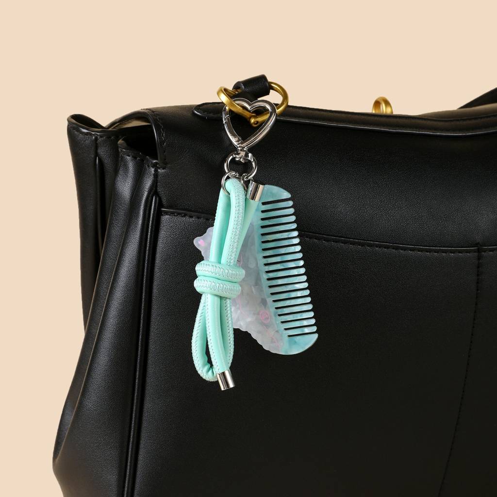 Mini Cat Comb Bag Charm : C-BG-0093-LGR-PK
