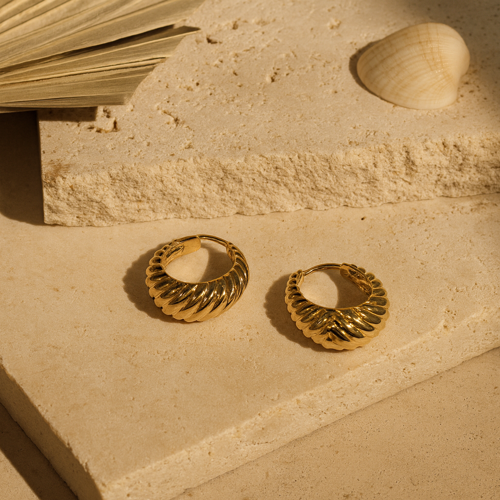 Twisted Huggie Earring : HUG_TWISTHU_S_1622