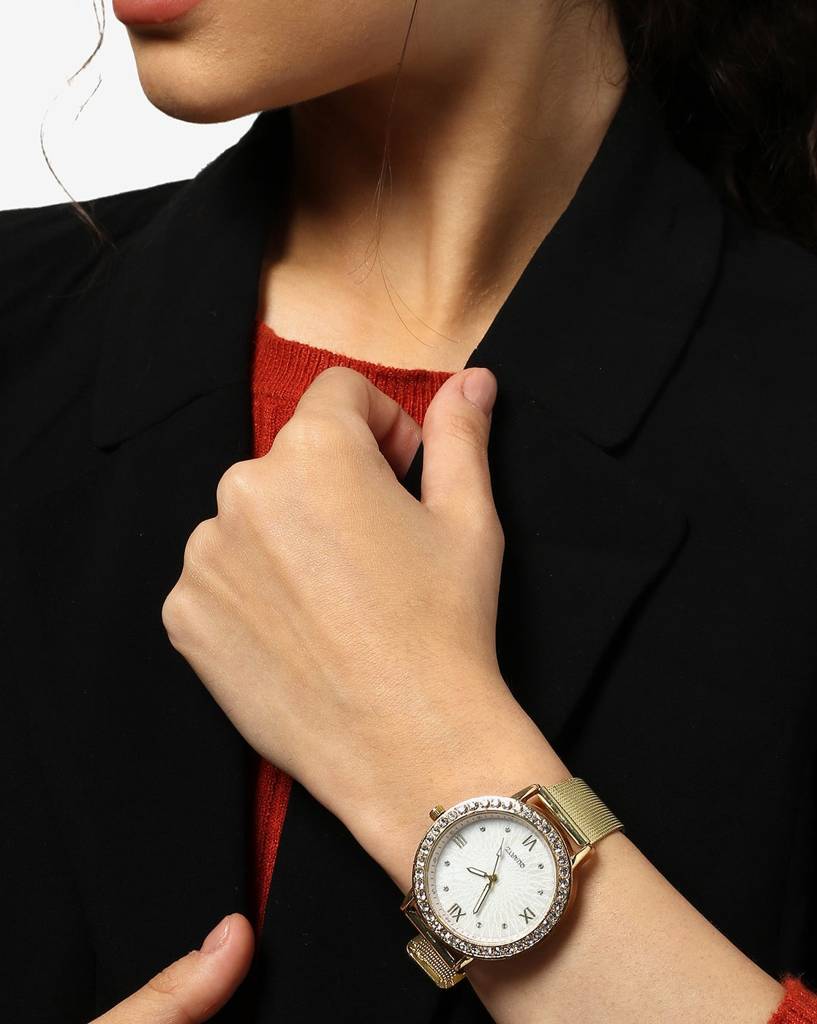 White & Gold Analog Round Dial With Crystal Stones & Gold Metal Strap : HSWC1003