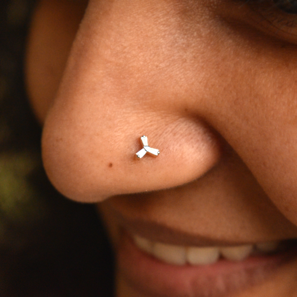 Natural Diamond Baguette Trinuty Nose Stud In 14K Yellow Gold : NP439-14Y-E-S