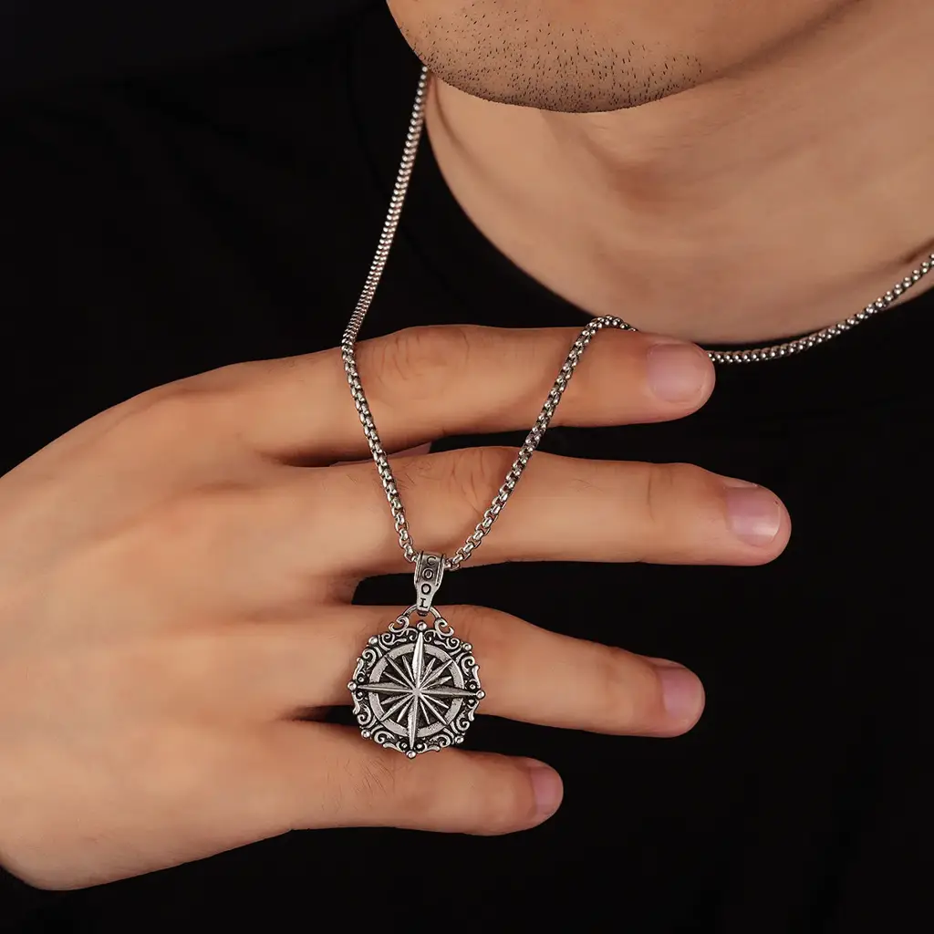 Northwind Sigil Pendant Necklace : MN1S1183-BK