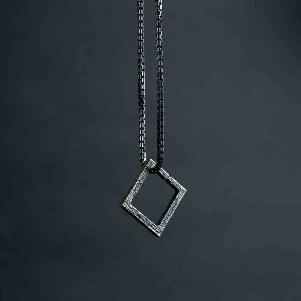 Frame Silver Pendant : ZV-PEN-FRM-027