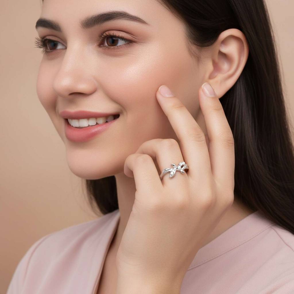 Silver Butterfly Motif Ring : ZLR-1116