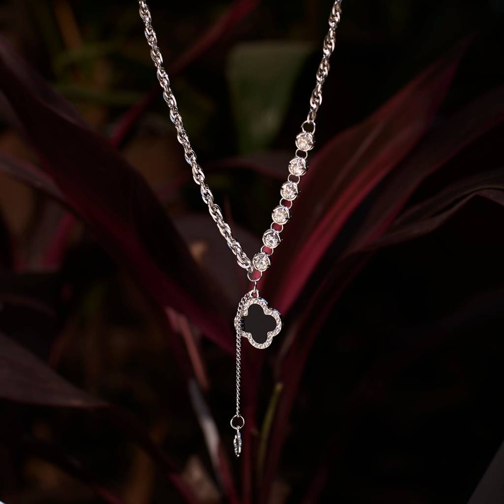 Van Cleef Clover Necklace : NS12272-S-BLK