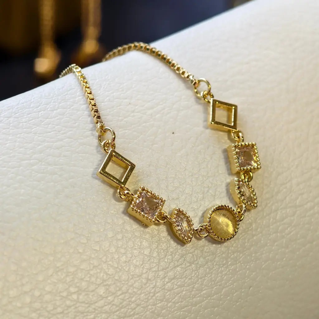 Amara Geo Charm Bracelet : PST083