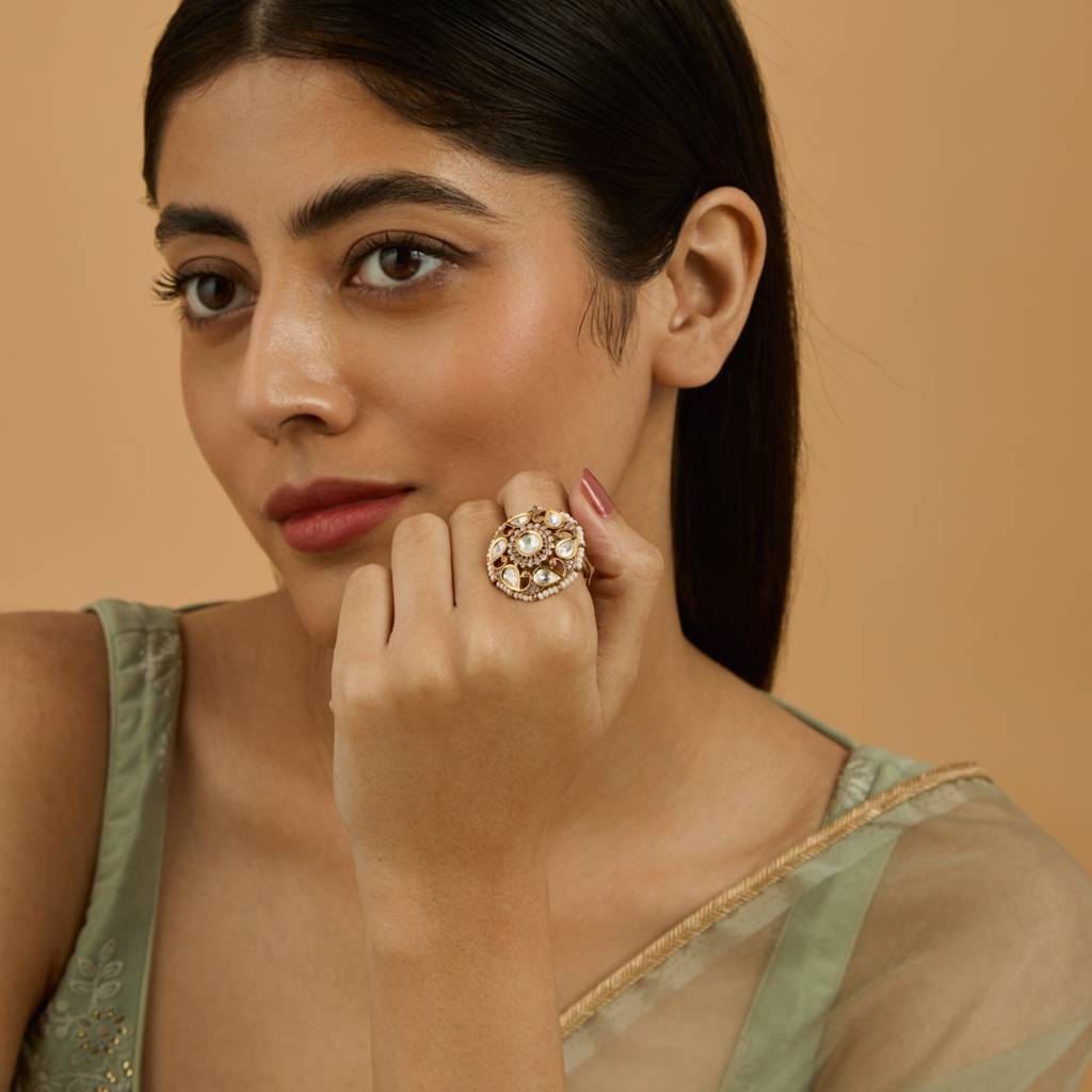 White Victorian - Plated Bridesmaid Kundan Finger Ring - 433306 : 433306