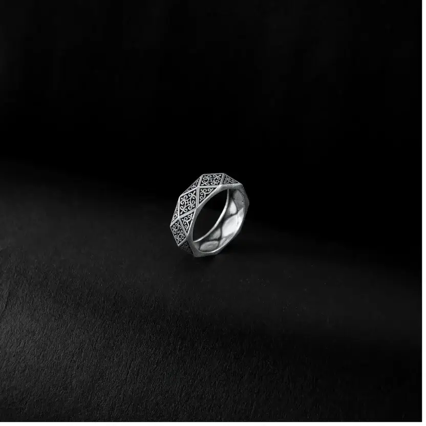 Edge Cut Silver Band : ZV-RNG-EDG-001-C