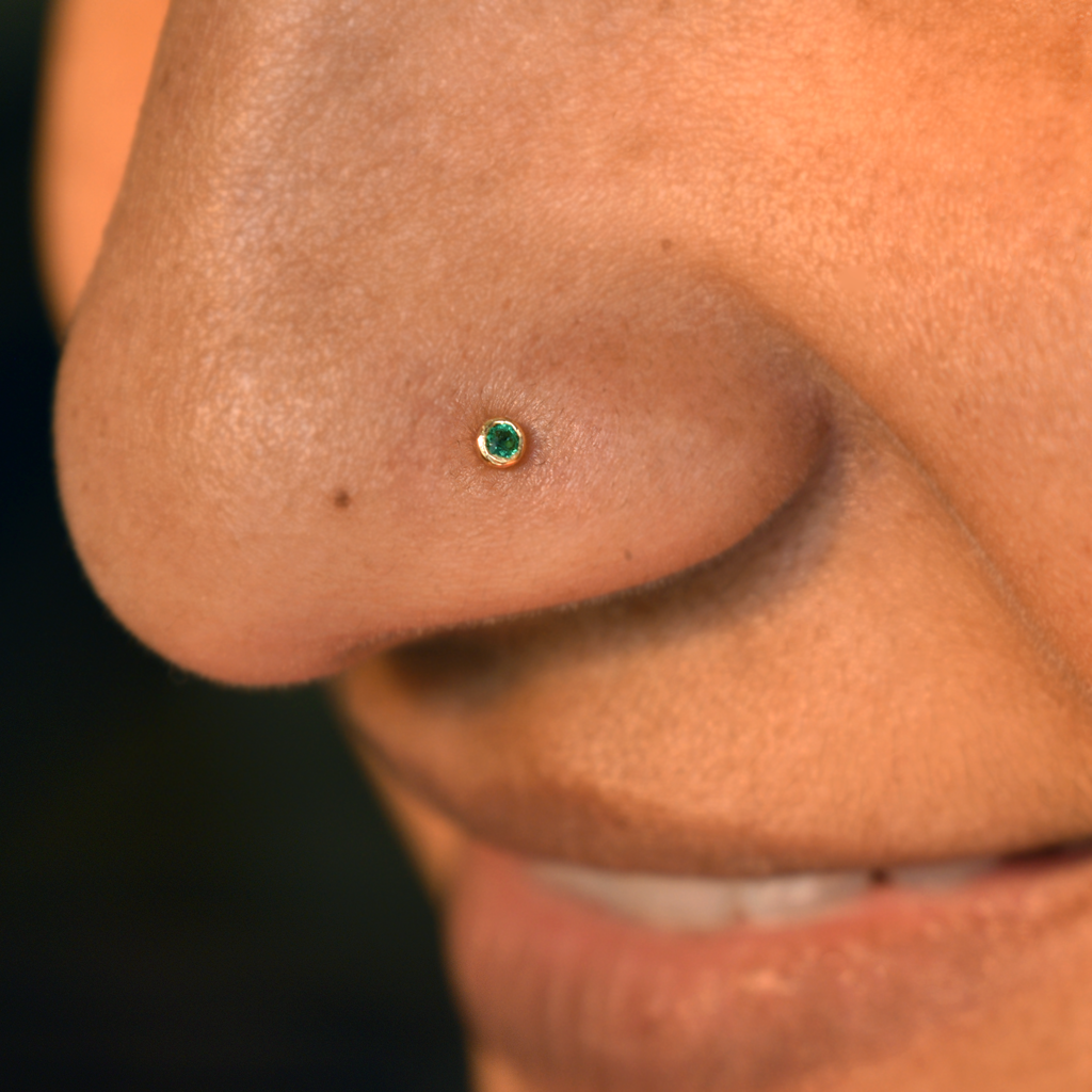 Bezel Set Emerald Nose Pin In 14K Yellow Gold C Wire : NP291-14Y-C-S