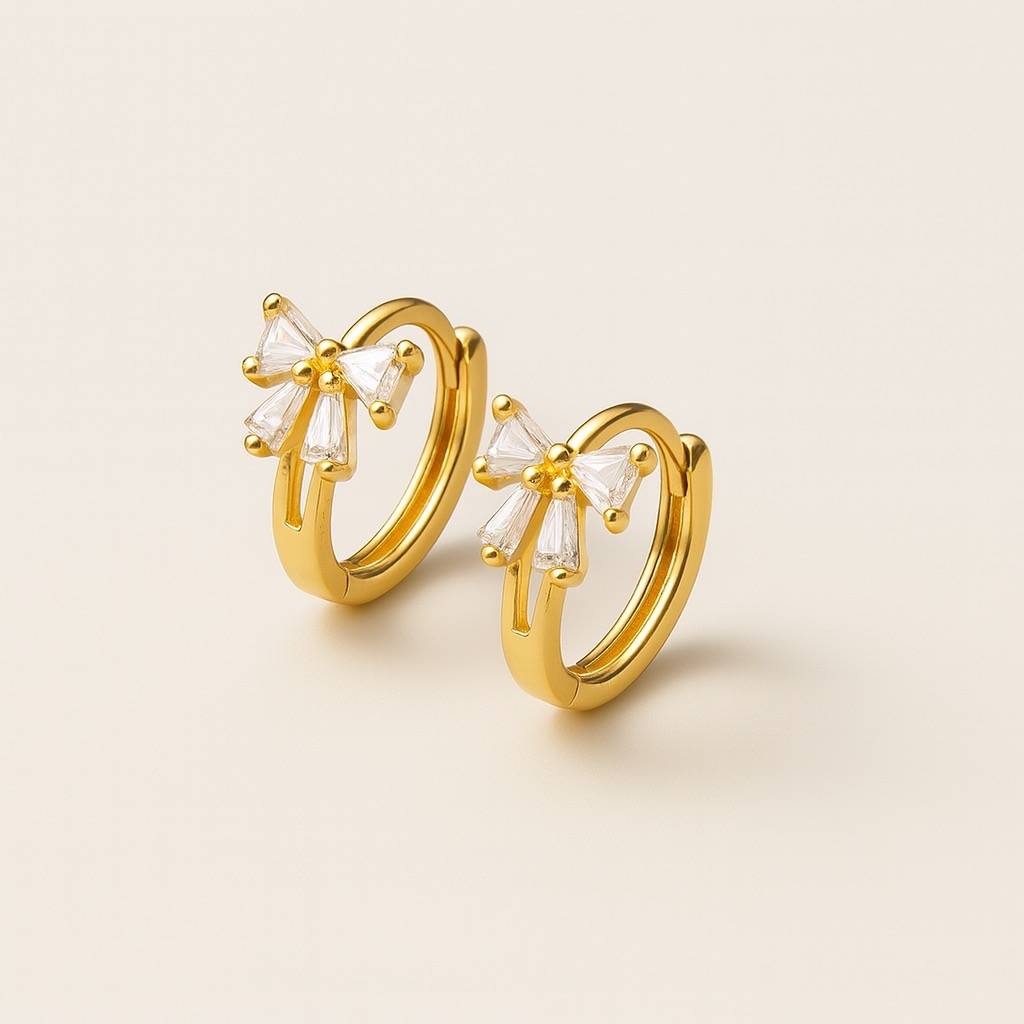 Queen Diamond Line Huggie : Queen-Diamond-Line-Huggie-GV