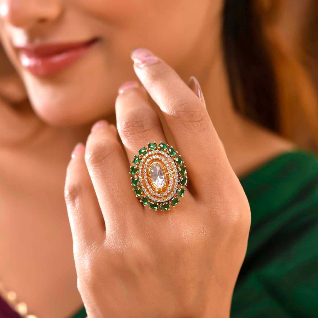 Kundan Opulance Smarag Emerald Ring : 8905124540031