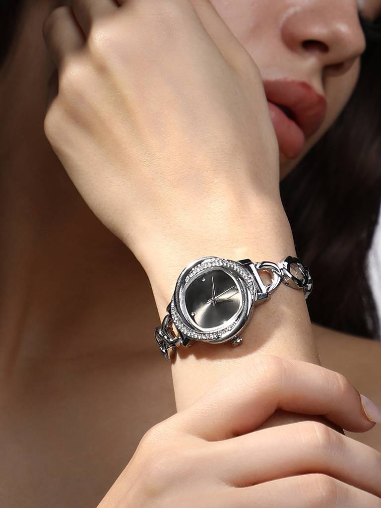 The Luraith-Gem Round Watch : HSWC1431