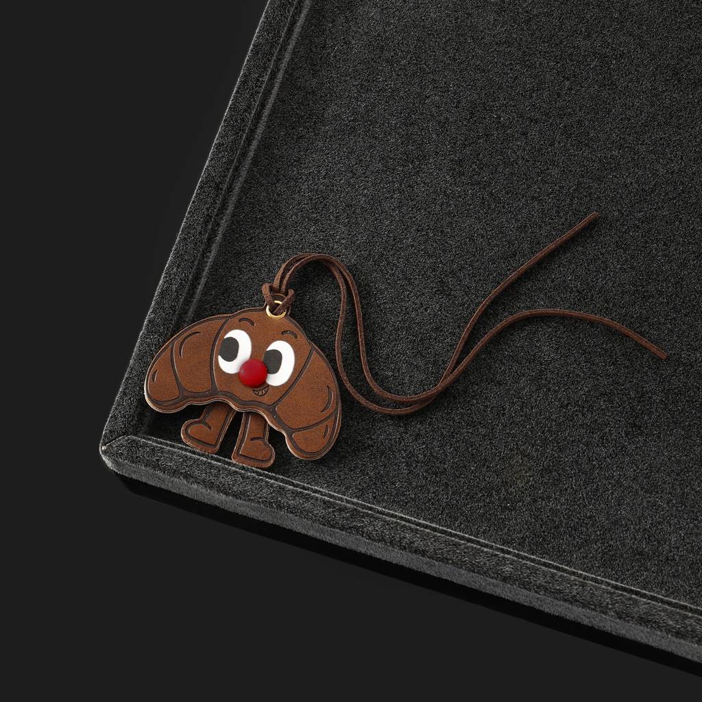 Cute Croissant Bag Charm : C-BG-0040-BR
