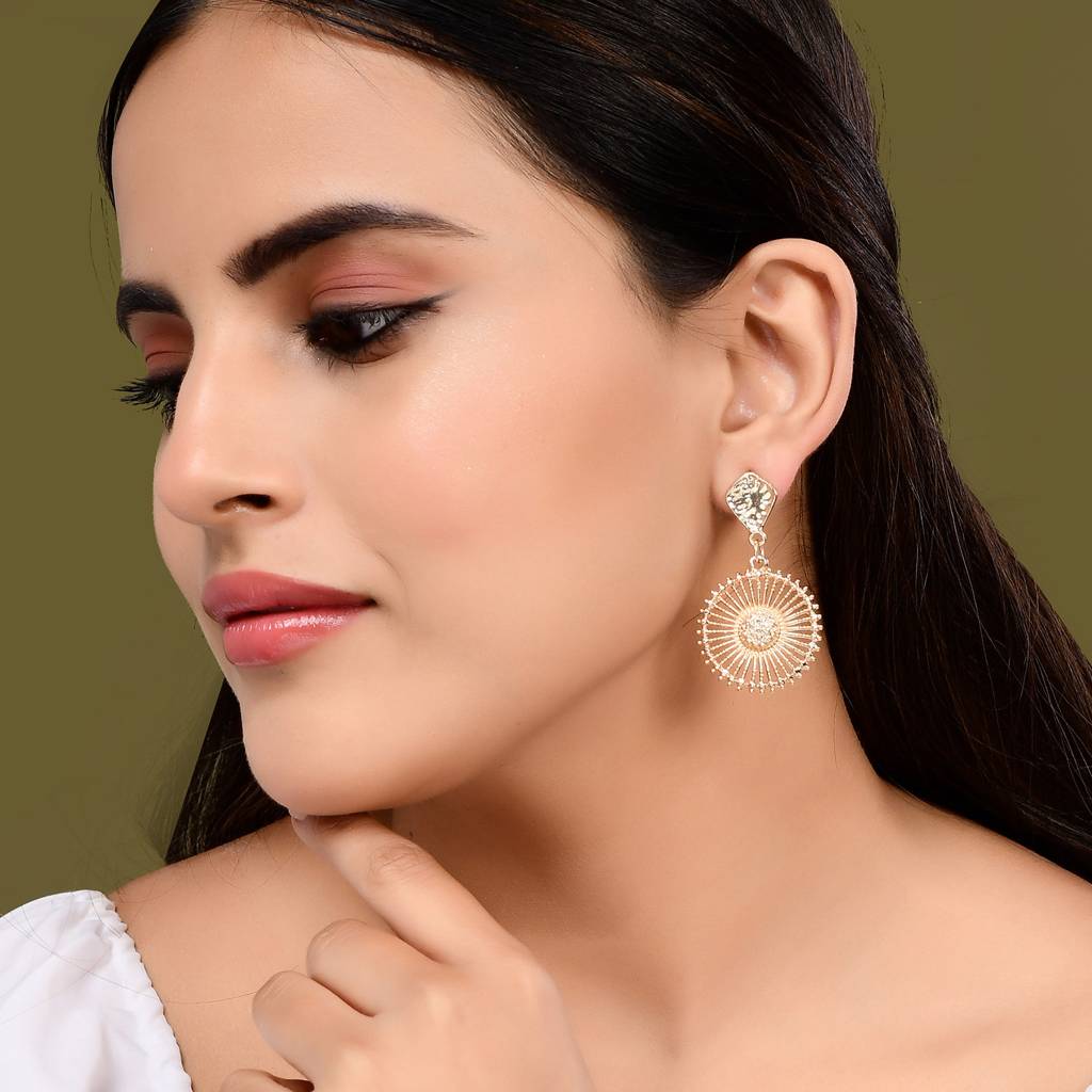 Trendy Elegance Lightly Embellished Contemporary Drop Earrings : 8905124510423