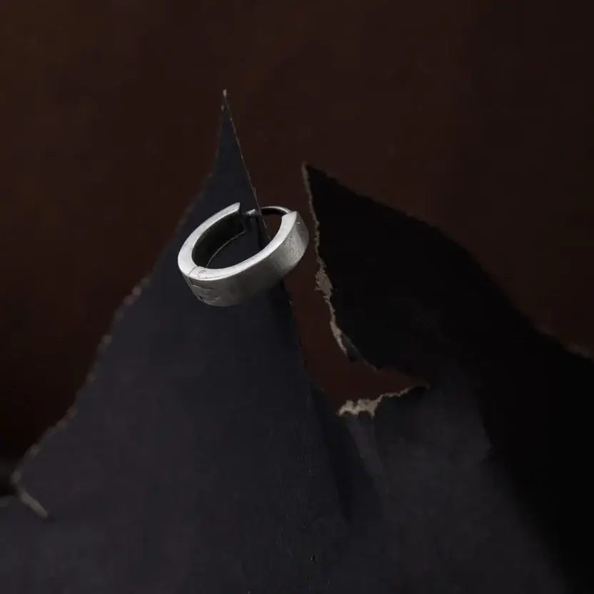 Round Silver Loop Stud : ZV-STD-ROU-004