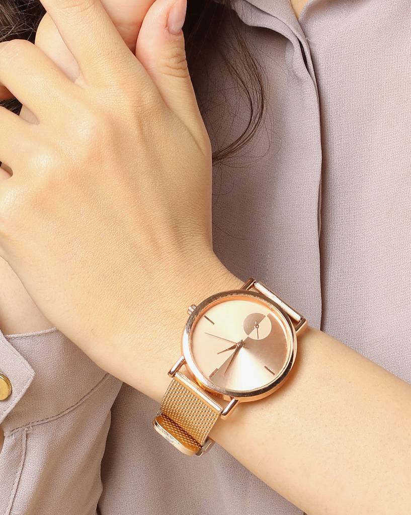 Rose Gold Analog Round Dial With Metal Mesh Strap : HSWC1029