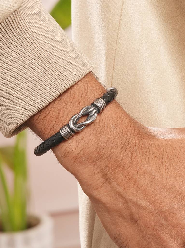 Eternal Knot Bracelet : Z-MN-BR-014