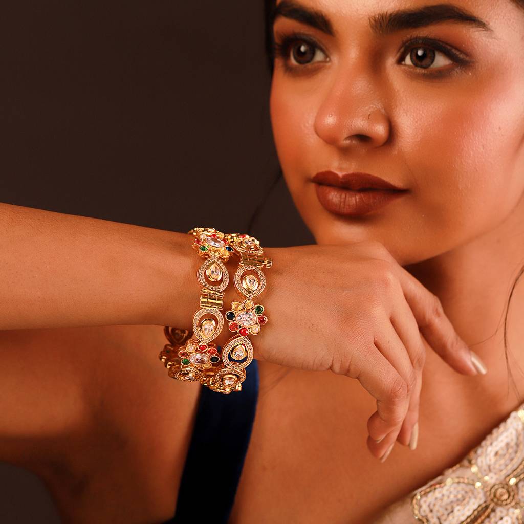 Navratna Liquid Radiance Hinge Bangle : 8905124570939